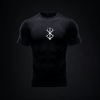 polera compresiva berserk logo