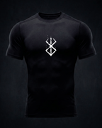 polera compresiva berserk logo