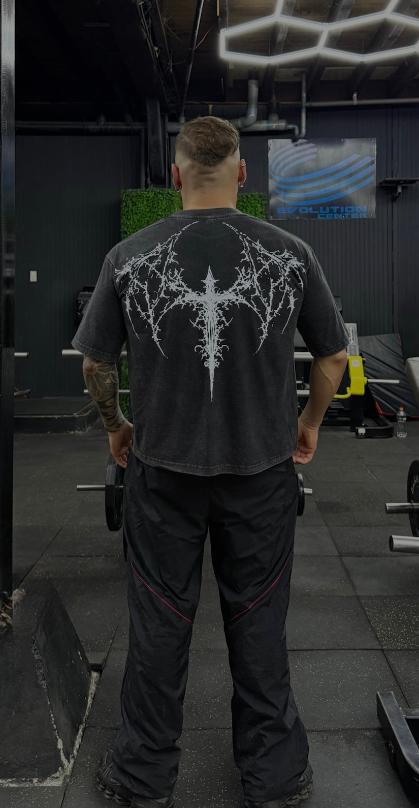 Camiseta boxy fit acid wash christ